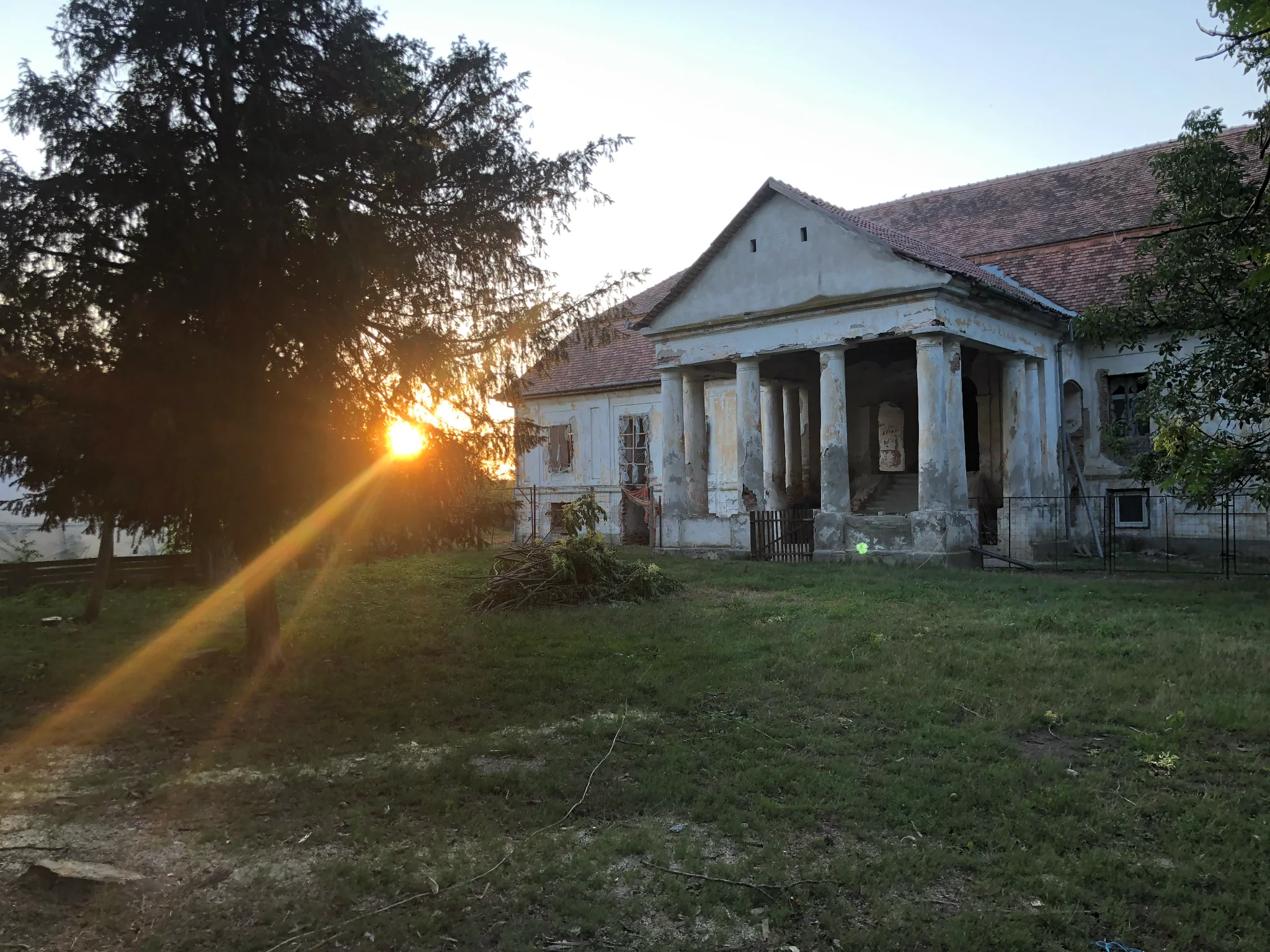 Castel Nicolici in the evening sunlight